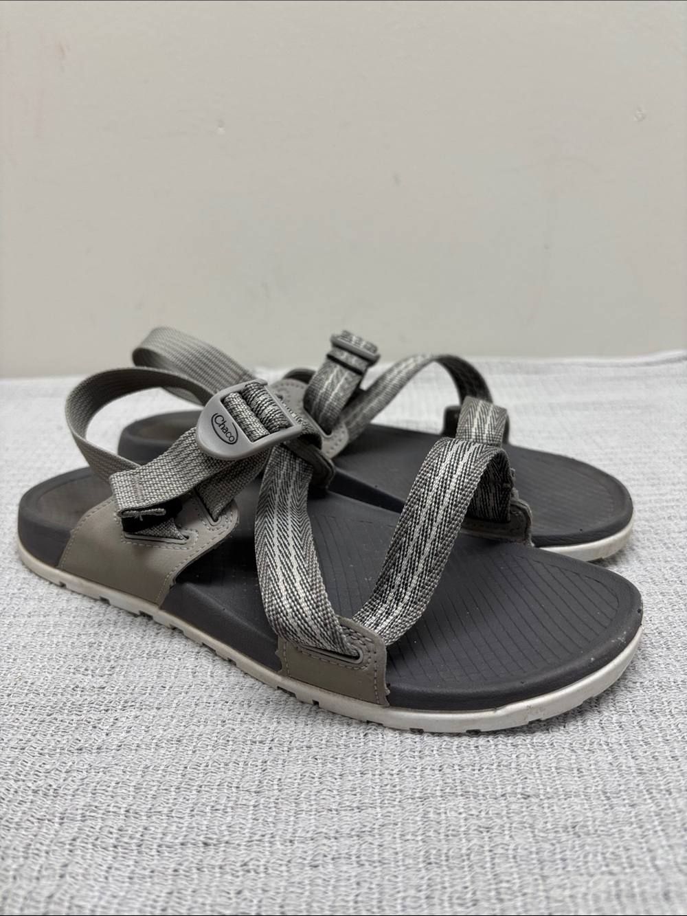 Chaco Women's Lowdown Sport Sandal JCH108202 Z Straps Pulley Gray US 8 EU 39